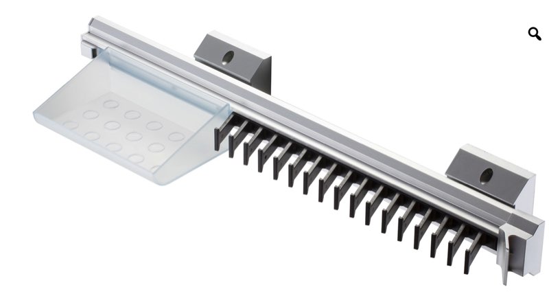 Sliding tie rack 