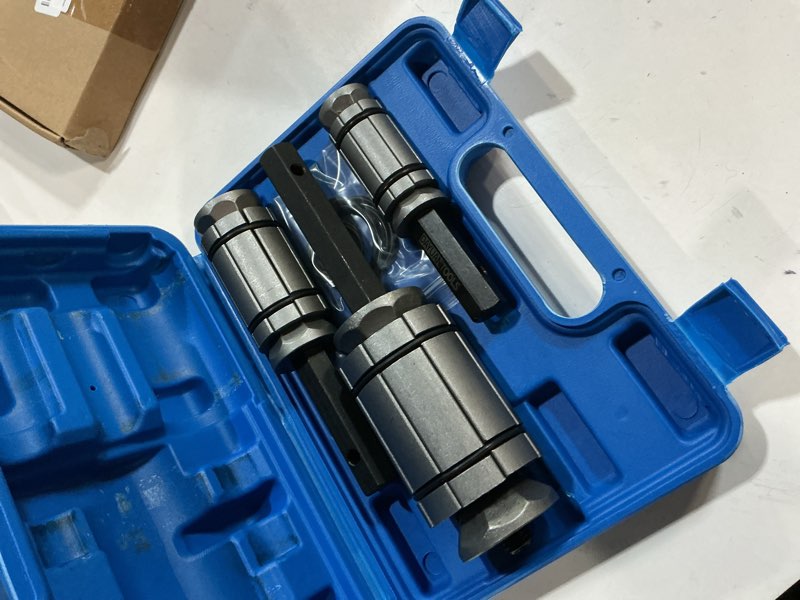 Condition photo showing Good Condition for DAYUAN Upgraded 3 Pcs 1-1/8'' to 3-1/2'' Exhaust Pipe Expander Tool Set, Tail Pipe Spreader Kit Compatible with Most Vehicles and Trucks Bule Case blue