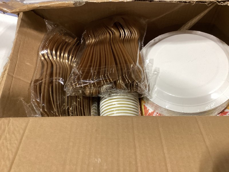 Condition photo showing New/Like New for ANALIM 350 PCS Thanksgiving Disposable Dinnerware Set - Includes Dinner Plates, Dessert Plates, Cups, Napkins, Knives, Forks, Spoons - Maple Leaves Pumpkin Thanksgiving Party Supplies