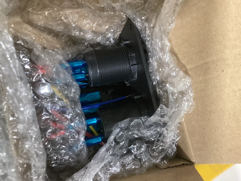 Condition photo showing Good Condition for Green 3 Gang Waterproof Boat Switch Panel with 3.1A USB and 12V Cigarette Lighter Socket Marine Switch Panel for Boats, Trucks, RVs