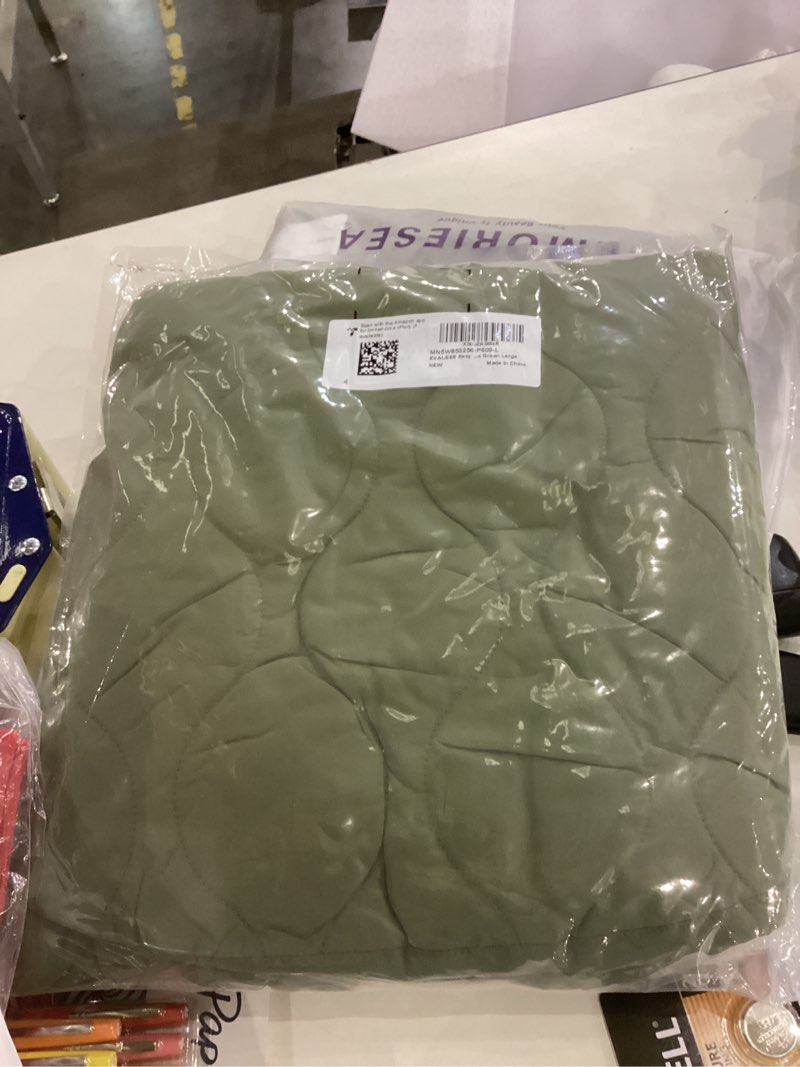 Condition photo showing New/Like New for EVALESS Cropped Puffer Vest Women Lightweight Quilted Stand Collar Sleeveless Jackets Fall Button Zip Up Warm Coat Outerwear