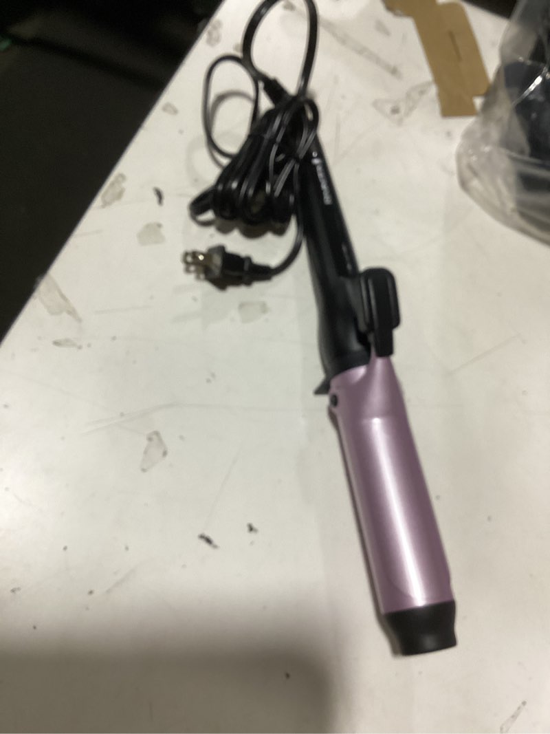 Condition photo showing Good Condition for remington anti-static 1.5-inch clipped curling iron with titanium protection, fast heat-up, ceramic barrel for big voluminous waves & added body, auto shut-off 1.5 inch