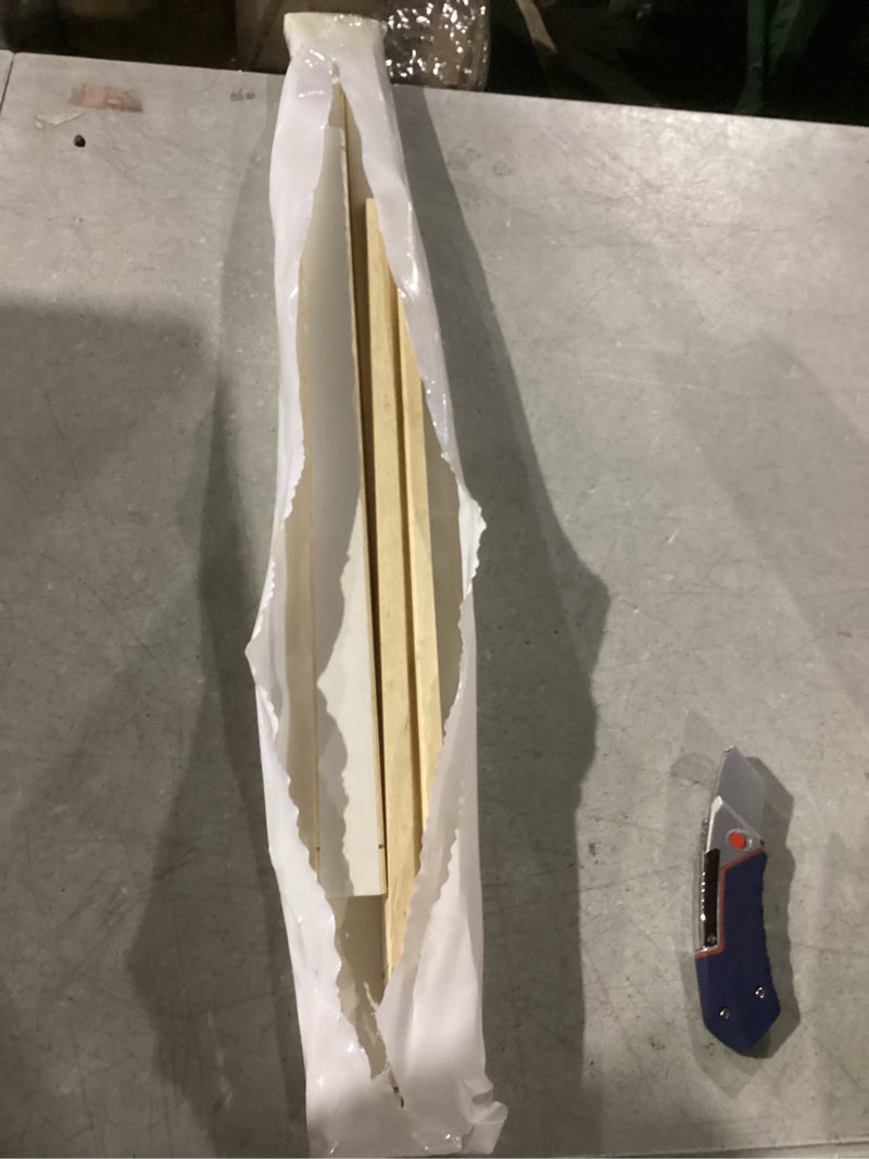 Condition photo showing Good Condition for DIY Wood Stretcher Bars for Canvas Solid Wood Canvas Frame Kit Easy to Assemble for Gallery Wrap Oil Painting Wall Art Posters Customized Wooden Frame Kit 20x30 Inch 20"X30"