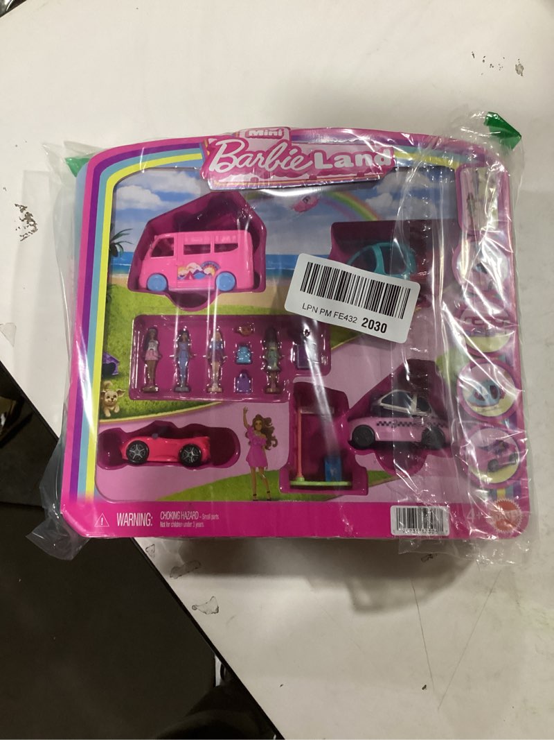 Barbie Mini Land 4-Pack, Set with 4 1.5-inch Mini Dolls, 4 Toy Vehicles & Themed Accessories, Includes DreamCamper Dolls + Dreamcamper