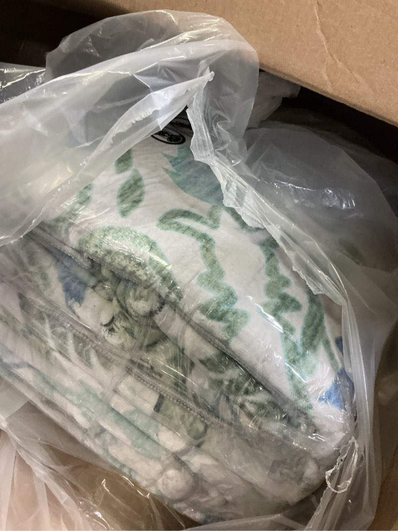 Condition photo showing Good Condition for dcx green 9x12 rug, kid & pet friendly with rubber back non slip, machine washable stain resistant botanical floral rug for living room, bedroom, soft low pile large nursery carpet 9' x 12' (rectangular) green & blue