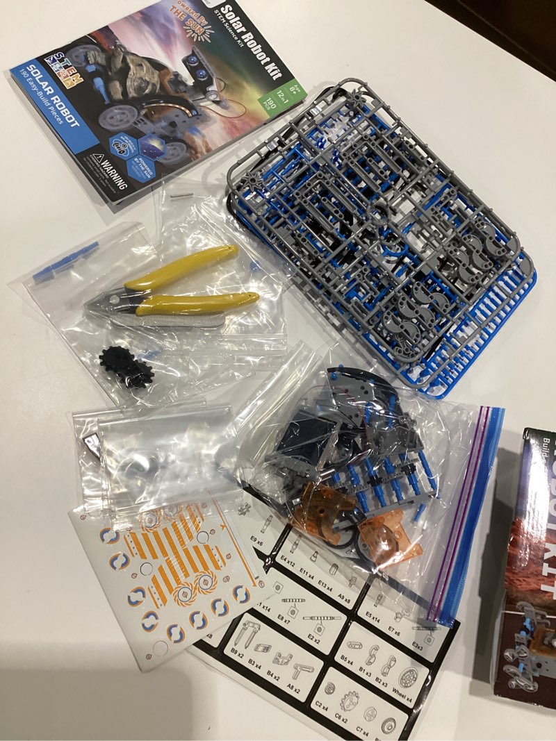 Condition photo showing New/Like New for Sillbird 12-in-1 Solar Robot Building Kit STEM Gift for Boys Aged 8-13, DIY Science Educational Robotic Toys for Kids Teens Birthday, Powered by The Sun with 190 Pieces 12in1-grey
