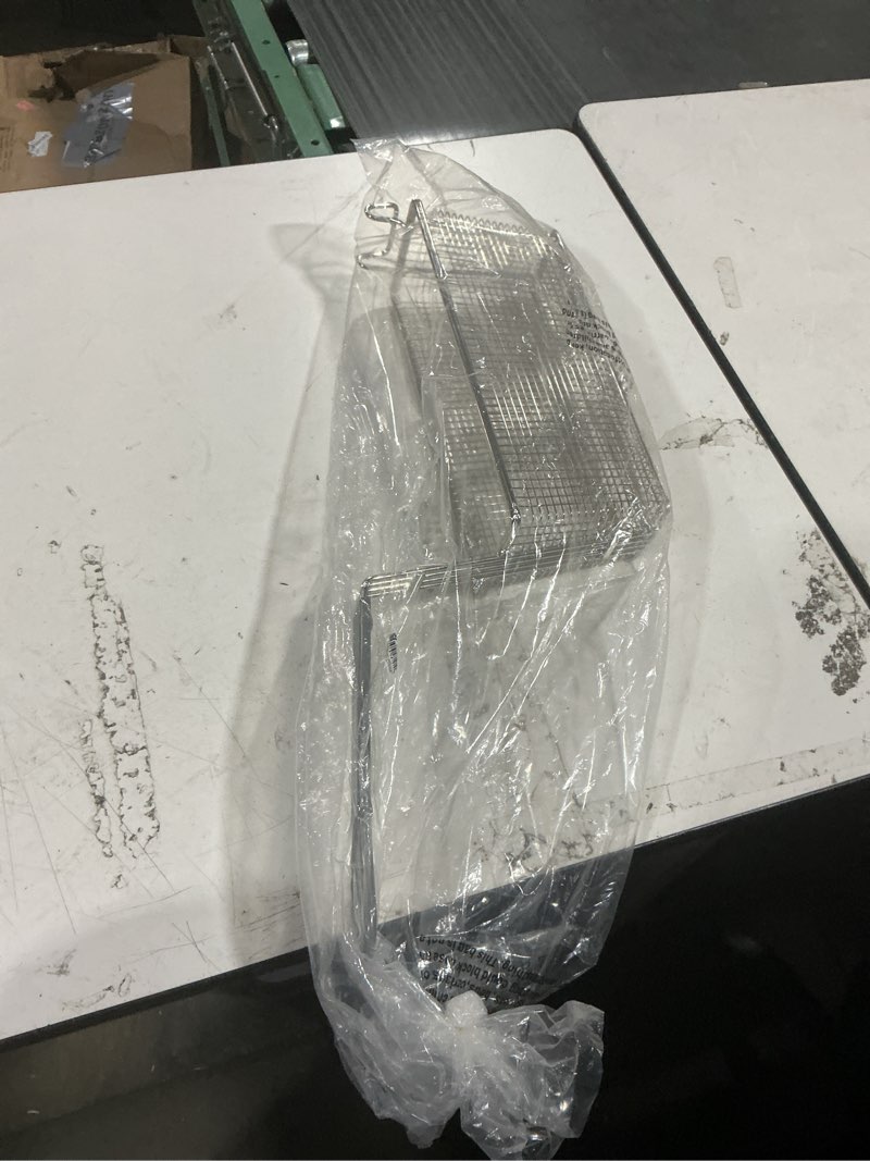 Condition photo showing New/Like New for thunder group square basket 13-1/4" x 4-1/4" x 5-1/2", comes in each