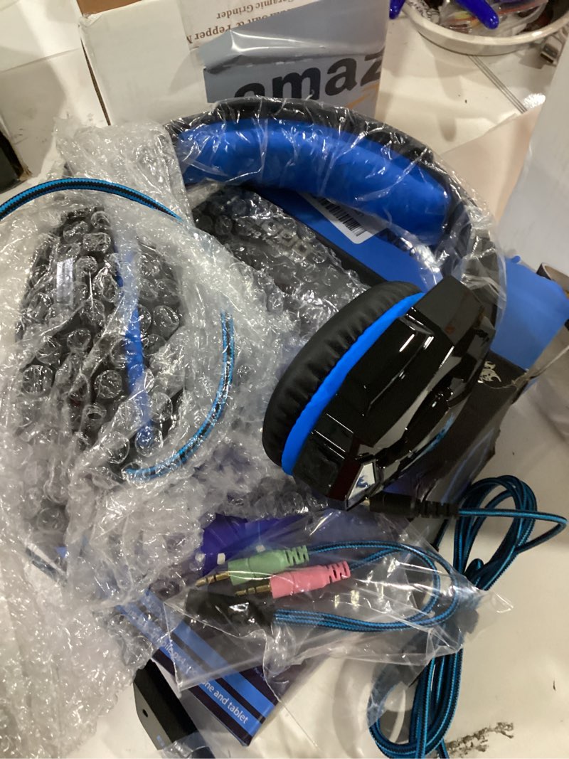 Condition photo showing New/Like New for BENGOO G9000 Stereo Gaming Headset for PS4 PC Xbox One PS5 Controller, Noise Cancelling Over Ear Headphones with Mic, LED Light, 7.1 Surround Sound, Soft Memory Earmuffs for Nintendo Xbox Series X|S Blue