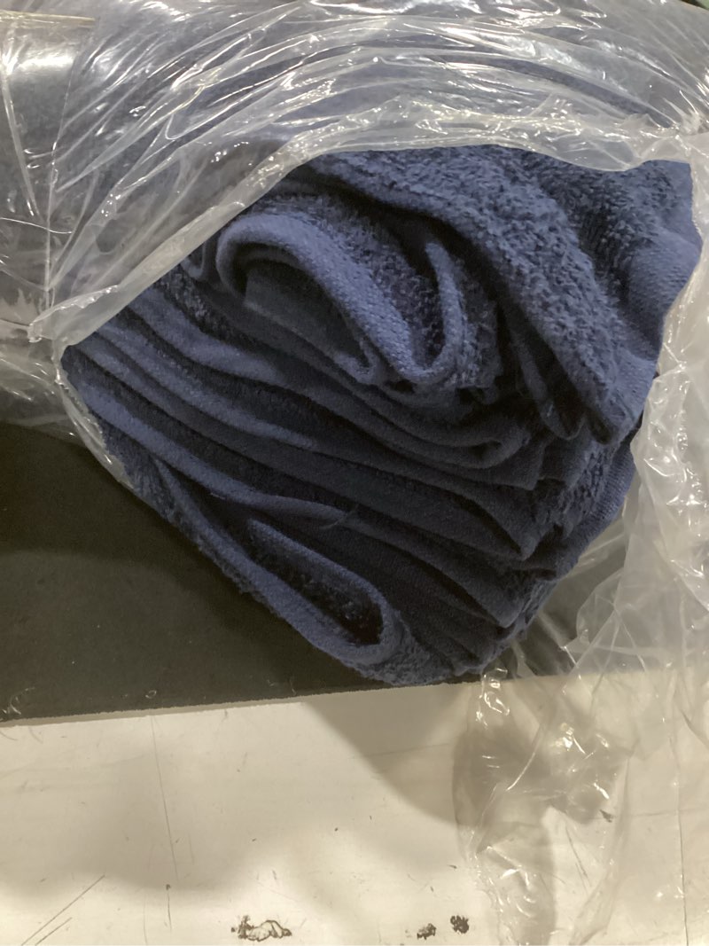 Condition photo showing Good Condition for kahaf collection 6 pack bath towels set (27 x 54 inches) 100% ring spun cotton, lightweight, quick dry, highly absorbent towels (navy, (27x54) inches)