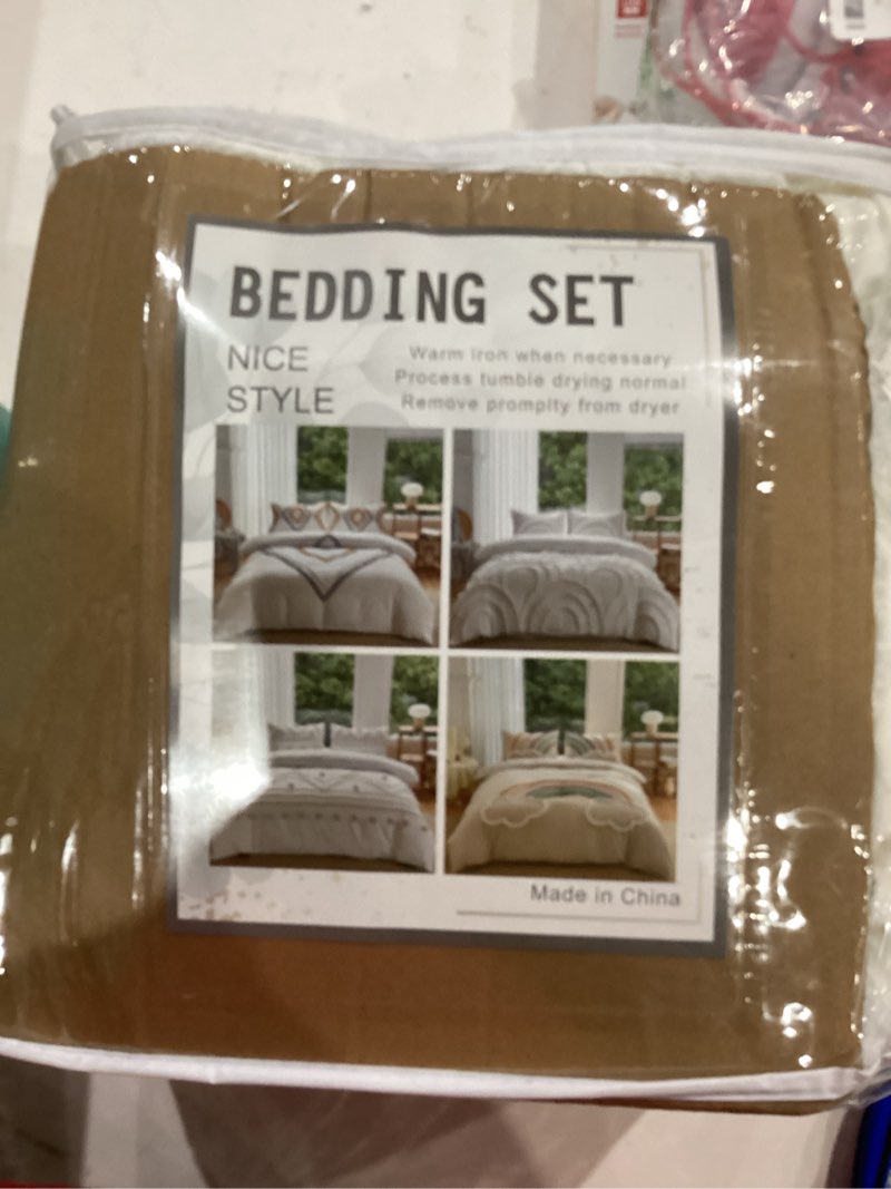 Condition photo showing Good Condition for meila washed microfiber duvet cover set queen size, tufted arch design 3 pieces bedding set, soft bohemian textured embroidery bedding set with zipper & corner ties, 90"*90" arch queen