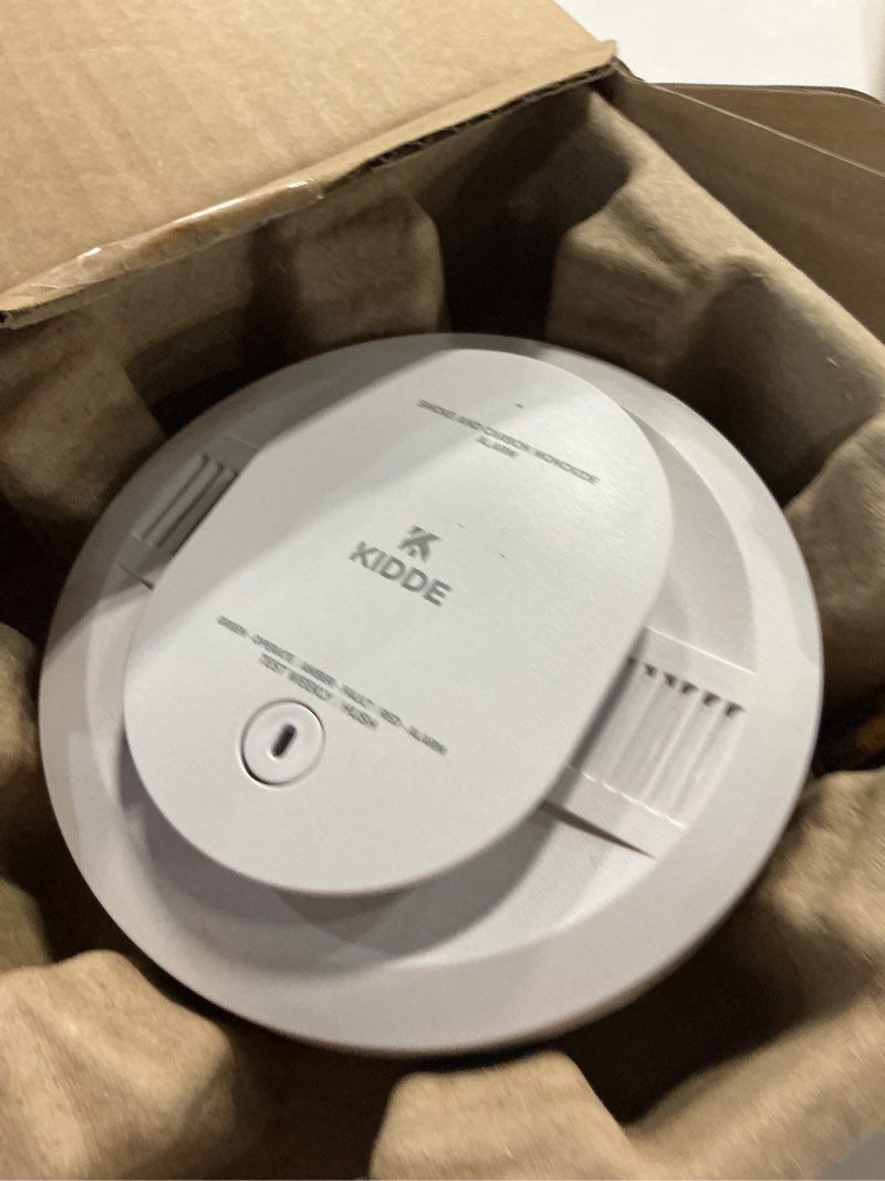 Condition photo showing Good Condition for kidde smoke & carbon monoxide detector, aa battery-powered, 30cudr, 1 pack | 2-in-1 detection with led status lights, easy installation, and loud 85db alarm, ideal for homes and apartments