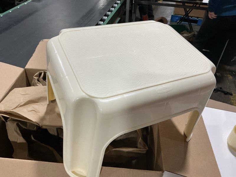 Condition photo showing Good Condition for Rubbermaid Roughneck Step-Stool Bisque Lightweight Holds up to 300 pounds Ideal for Kitchen-Bath Skid-Resistant Bisque 1 ct (Pack of 1)