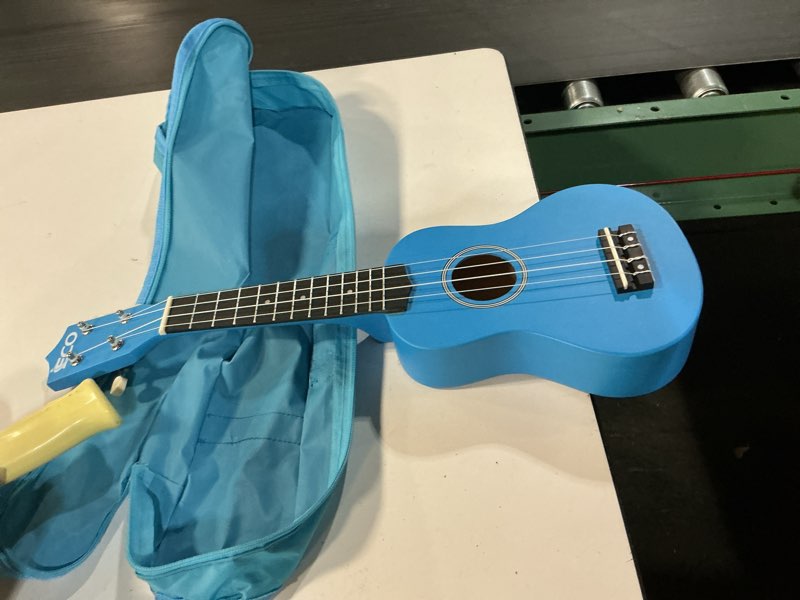 Condition photo showing Good Condition for soprano ukulele beginner kit 21 inch ukelele w/free online lesson case strap tuner strings picks, fast to learn