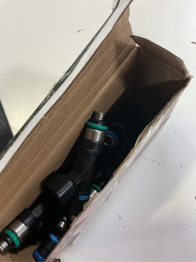 Condition photo showing Good Condition for set of 8 fuel injectors fj958 6w7z9f593aa replacement compatible with ford crown victoria lincoln town car mercury grand marquis 2006-2011 v8 4.6l - replaces 0280158089 cm-5119