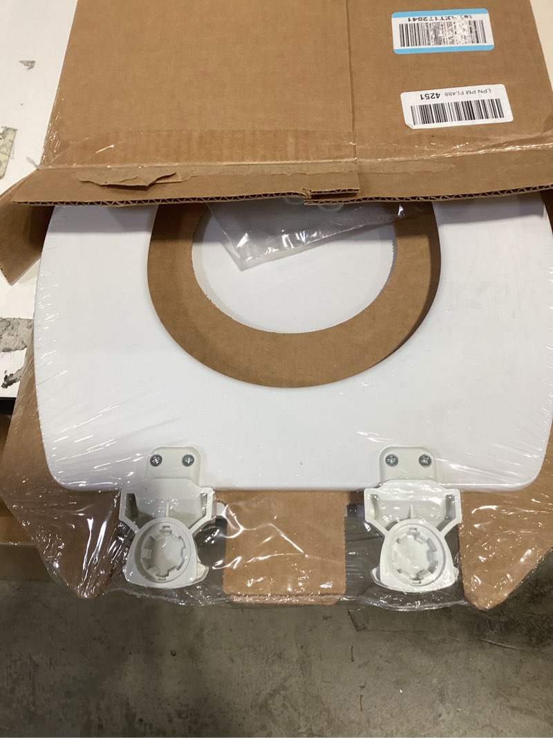 Condition photo showing New/Like New for bemis 1500ec 390 lift-off wood elongated toilet seat, cotton white (pack of 1)