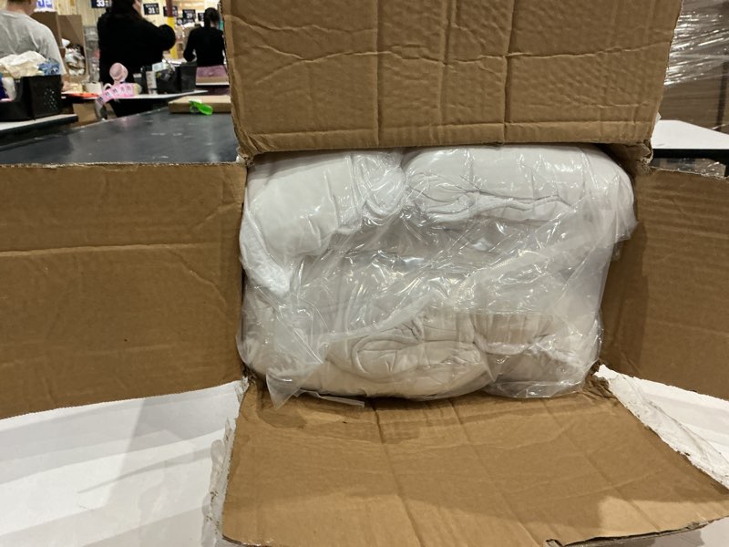Condition photo showing New/Like New for amazon basics down alternative bed pillows for back and side sleepers, medium density, king size, 36" x 20", white, 2-pack king (pack of 2) medium pillow