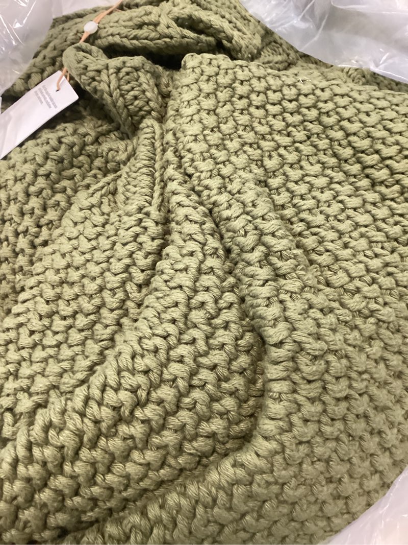 Condition photo showing Good Condition for cotton fisherman throw, 50x60, olive