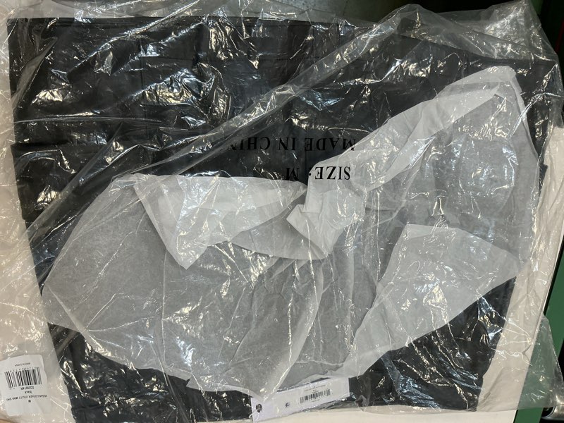https://lotting-media.assets.bidfta.com/lotting_a3760ea1-c82c-4e33-8b89-bd96f6cd7907