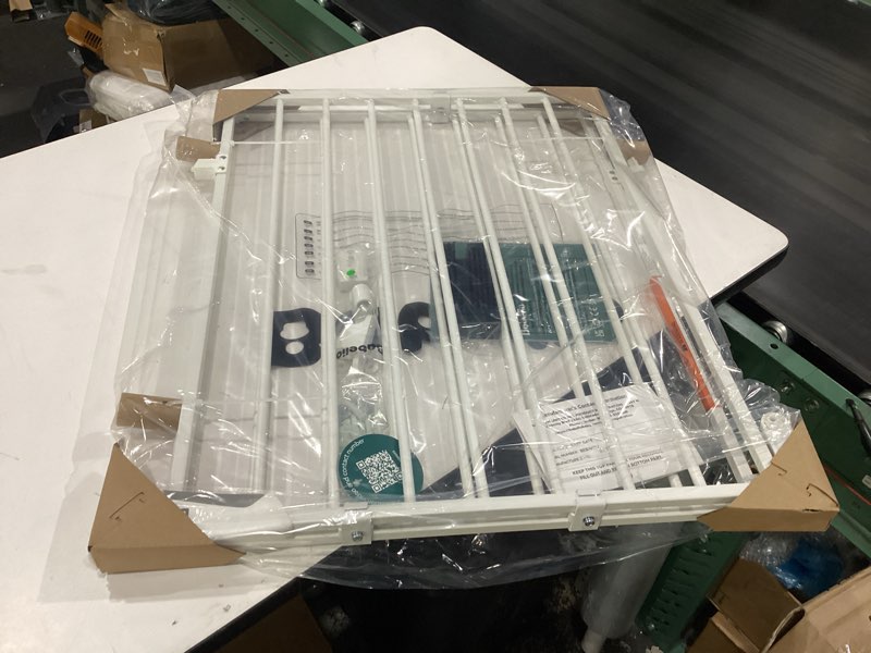 Condition photo showing New/Like New for babelio baby gate for stairs, kitchen & doorways, 26-43" w 28" h no bottom bar| easy installation| one-handed operation| auto-close| hardware mount (drill needed) safety dog/pet gate indoor (white) *white 28" h, 26-43" w-standard