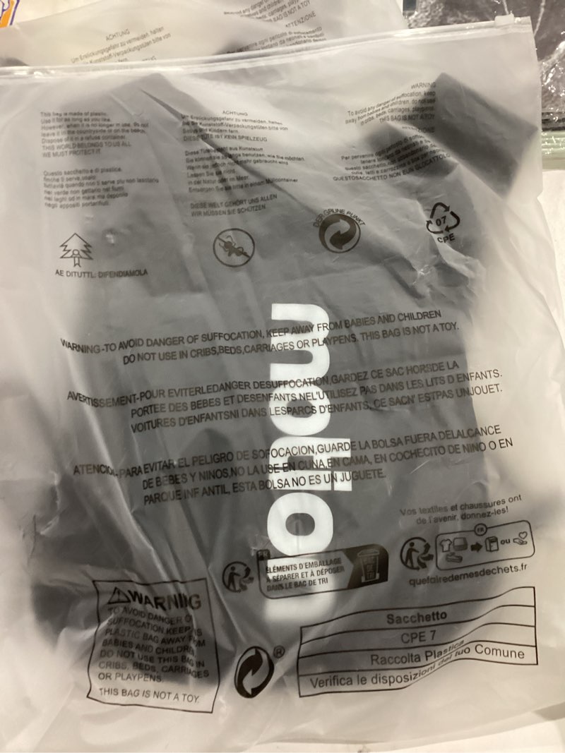 Condition photo showing New/Like New for Running Hydration Vest for Men Women, Lightweight Reflective Hydration Backpack with 1.5L Water Bladder Bag for Hiking, Running, Cycling Black Regular Size + 1.5 ltr Water Bladder