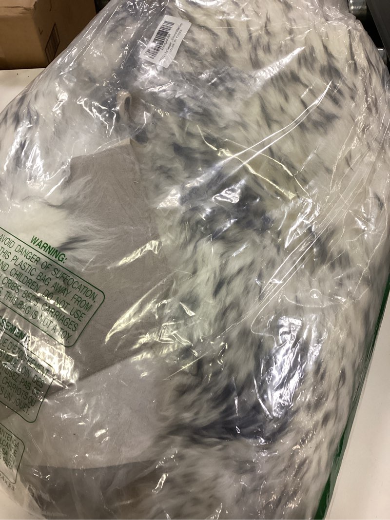 Condition photo showing Good Condition for IMQOQ A Pair Genuine Sheepskin Car Seat Covers Luxury Fur Long Wool Car 2 Front Seat Covers Set Winter Warm Universal White Grey