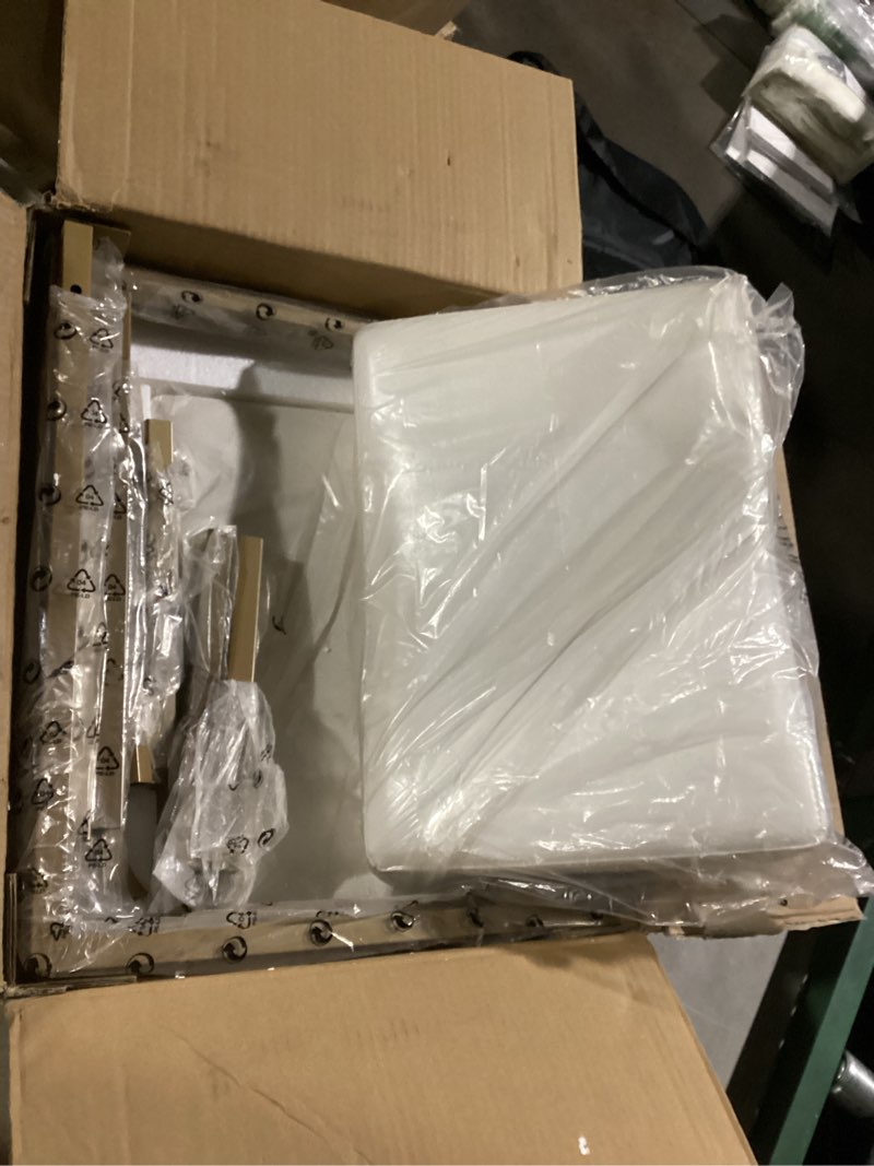 Condition photo showing New/Like New for bar stools set of 2, counter height bar stools with soft cushion counter stools â€‹and barstools steel frame, 24" modern gold bar stools for bar, stools for kitchen counter support 300 lbsï¼ˆwhite+goldï¼‰