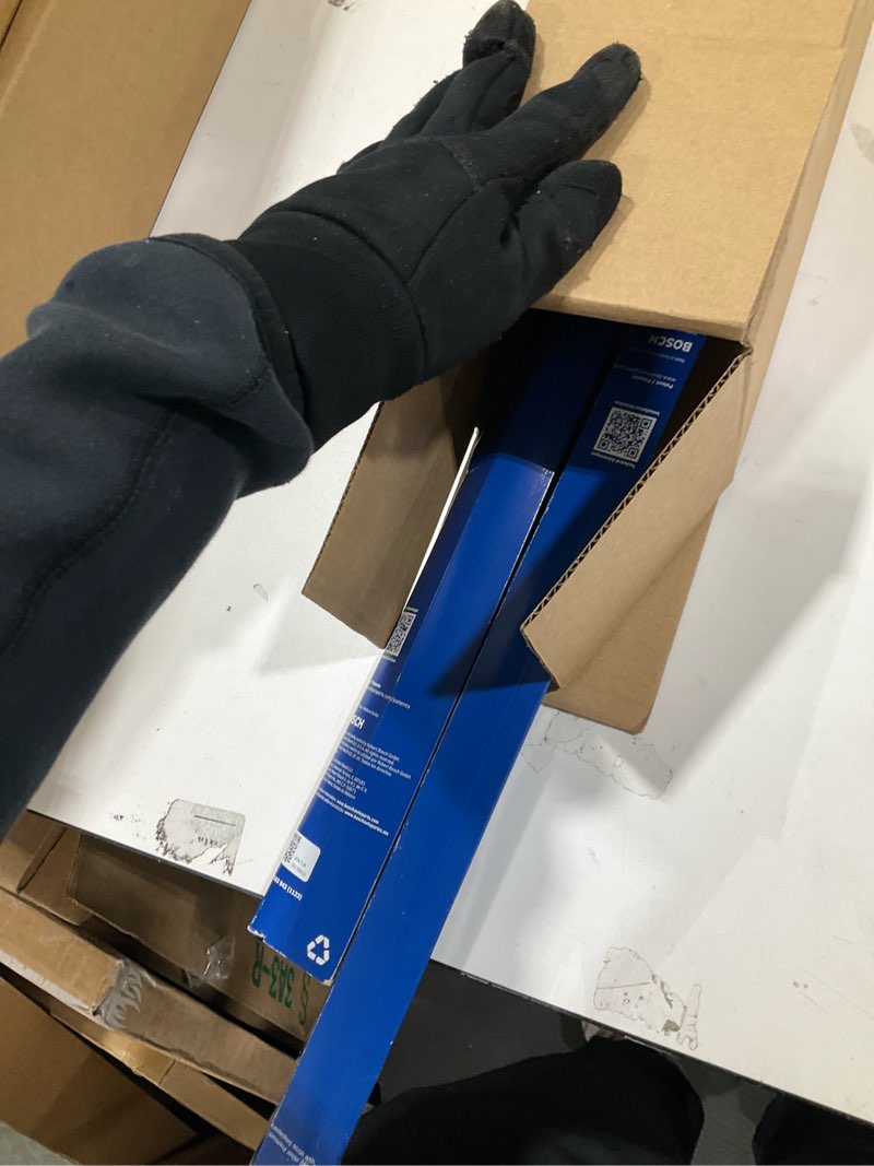Condition photo showing Good Condition for BOSCH 24OE20OE ICON Beam Wiper Blades - Driver and Passenger Side - Set of 2 Blades (24OE & 20OE) Front (24OE & 20OE) ICON Combo Pack (Front)