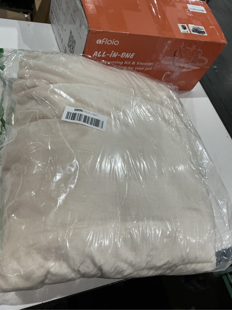 Condition photo showing Good Condition for loobani waterproof blanket for bed: reversible soft flannel queen bed blanket 80" x 90", waterproof dog blankets for large dogs, spill-proof cover for furniture protection, movie time, beige beige 80" x 90"