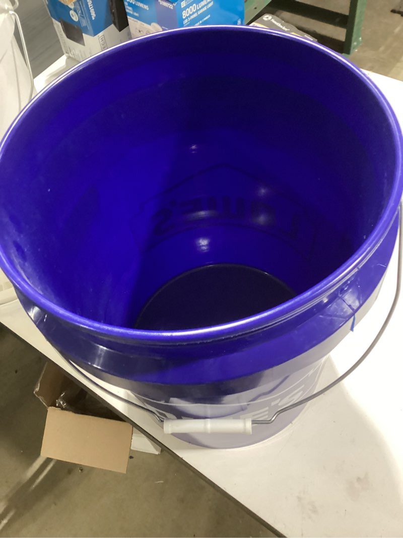 Condition photo showing Good Condition for Lowe's 5-gallon Plastic Blue General bucket