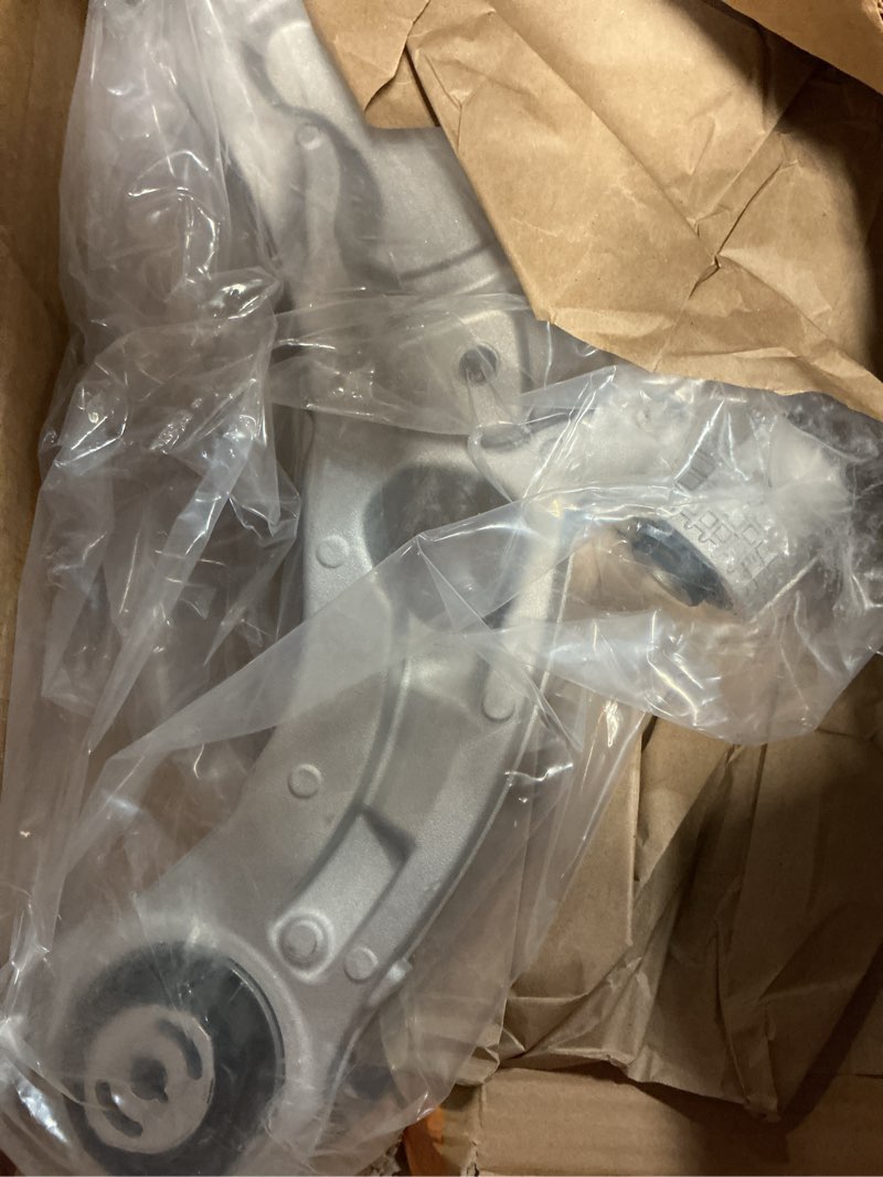 Condition photo showing New/Like New for motoku front passenger side lower control arm for jeep cherokee 2014-2018