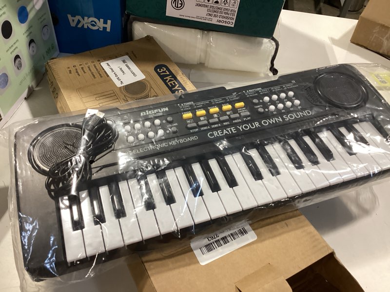 Condition photo showing Good Condition for 37 key upgrade piano keyboard for kids musical toys for 3 4 5 6 year old girls keyboards pianos for beginners with microphone for 3+ year old boys girls gifts