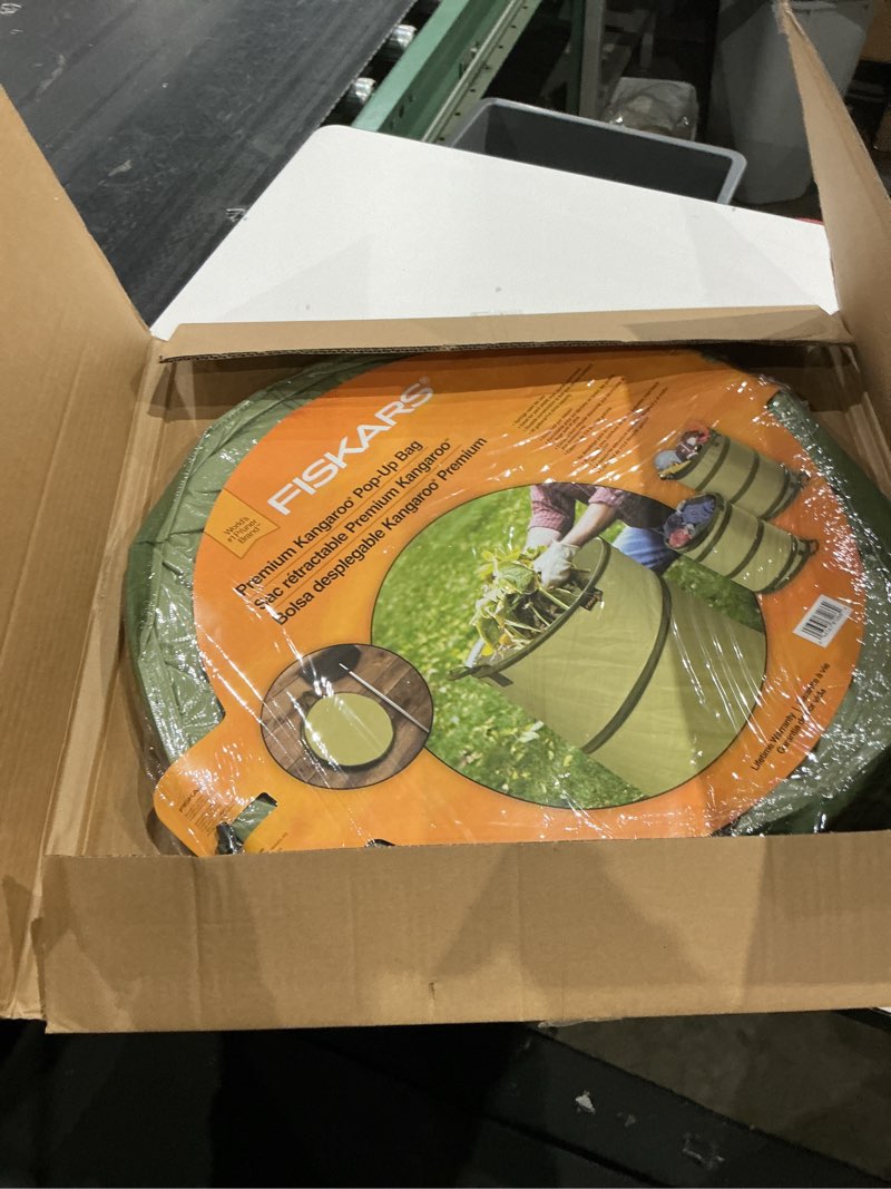 Condition photo showing Good Condition for fiskars kangaroo collapsible spring up garden bag for yard waste, grass, branches & weeds, tear & mildew resistant vinyl-coated polyester, folds flat to 3 inches for space-saving storage, 30 gallon 1 count (pack of 1)