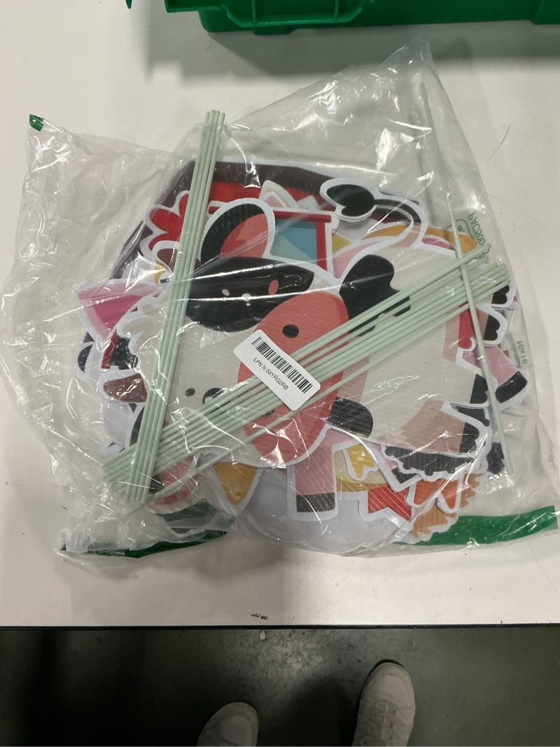 Yomaiha 9PCS Farm Animal Party Yard Signs, Farm Animal Birthday Party Lawn Signs Decorations, Multic