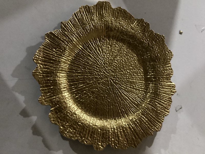 Condition photo showing New/Like New for gold reef charger plates,10 pack 13" gold chargers for dinner plate-reusable plastic charger plates,round table chargers for wedding,party,event,decoration(reef gold10) 10 reef gold