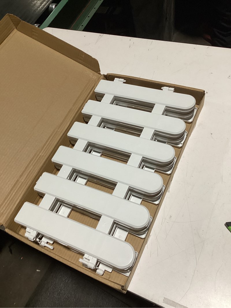 Condition photo showing Good Condition for 4 pcs White Plastic Picket Fence, Christmas Xmas Tree Wedding Party Decoration, Miniature Home Garden Border Grass Lawn Edge Fence (One Pack is 6.5 FT in Total)