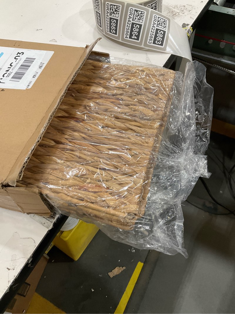 Condition photo showing Good Condition for 11x11in Wicker Storage Basket Set of 2 Collapsible Hyacinth Cube Storage Baskets,Storage Bins for Organizing Storage Basket with Built-in Handles