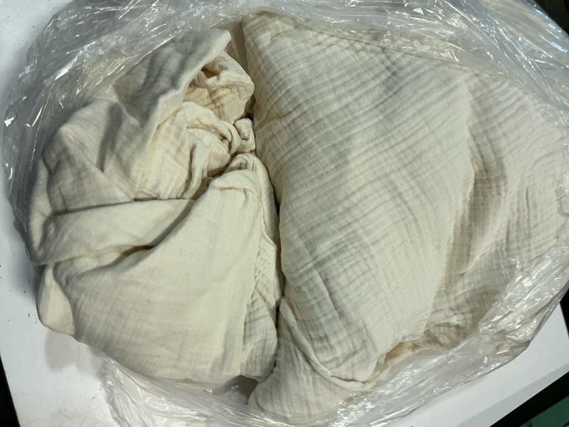 Condition photo showing As Is for quince organic airy gauze duvet cover set, full/queen, undyed