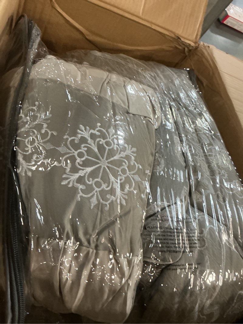 Condition photo showing Good Condition for riverbrook home elegant collection comforter set, queen, kacee - platinum, 12-piece set queen kacee - platinum