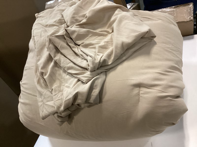 Condition photo showing Good Condition for Bedsure Oversized King Size Comforter Set, Khaki Soft Prewashed Bedding for All Seasons, 3 Pieces GentleSoft™ Down Alternative Bed Set, 1 Lightweight Comforter (120"x98") and 2 Pillowcases (20"x36") Oversized King(120"x98") 08 - Khaki