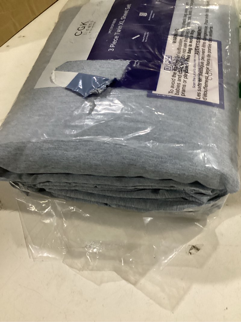 Condition photo showing Good Condition for twin xl size 3 piece sheet set - comfy breathable & cooling sheets - hotel luxury bed sheets for women & men - deep pockets, easy-fit, soft & wrinkle free sheets - heathered blue oeko-tex bed sheets 39 - heathered blue twin xl
