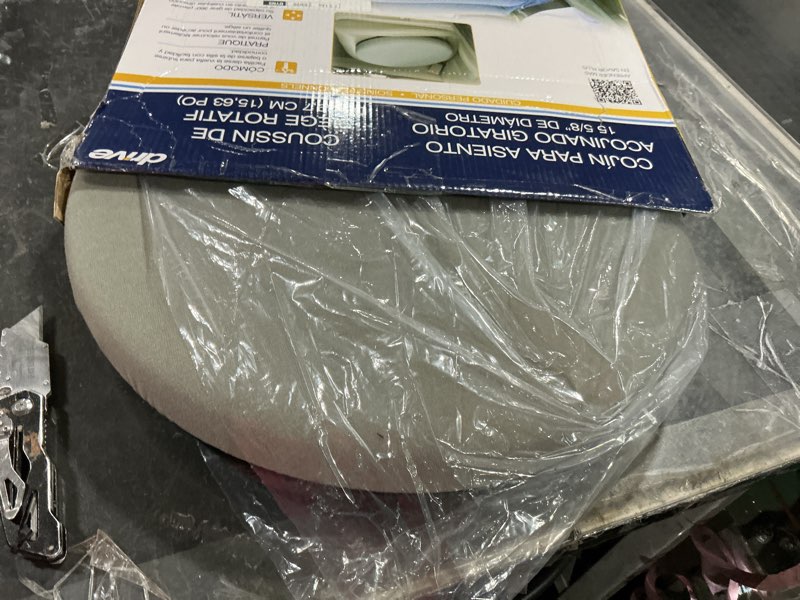 Condition photo showing Good Condition for drive medical deluxe swivel seat cushion, dark gray 1.3 foot (pack of 1)