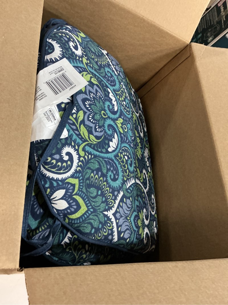 Condition photo showing Good Condition for arden indoor/outdoor foam seat pad, 2 pack, 17 x 16, patio cushion, water repellent, fade resistant, foam cushion sapphire aurora blue damask 16 x 17 sapphire aurora blue damask 2
