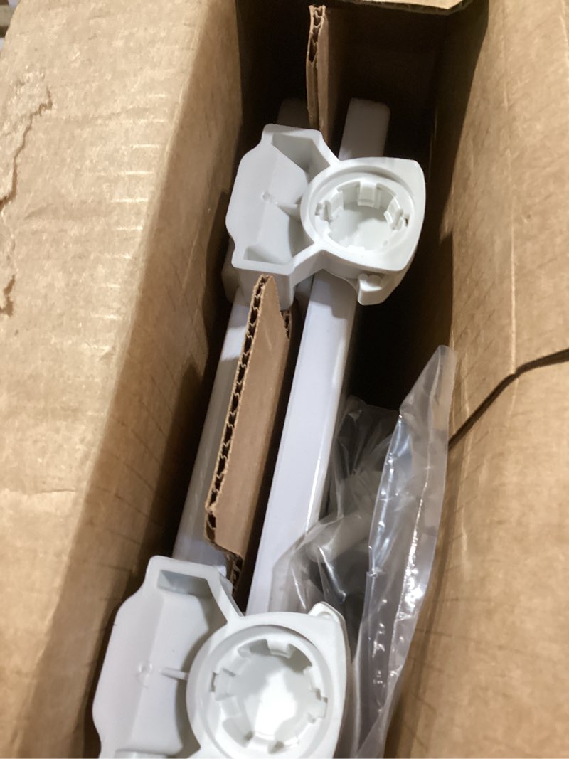 Condition photo showing New/Like New for bemis 1500ec 390 lift-off wood elongated toilet seat, cotton white (pack of 1)