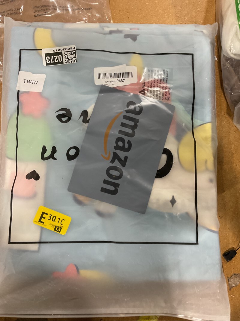 Condition photo showing New/Like New for 100% cotton kids duvet cover set - unicorn & rainbow bedding twin size, kawaii comforter cover for girls & boys, soft breathable bedding set with cute design(unicorn,twin) unicorn twin
