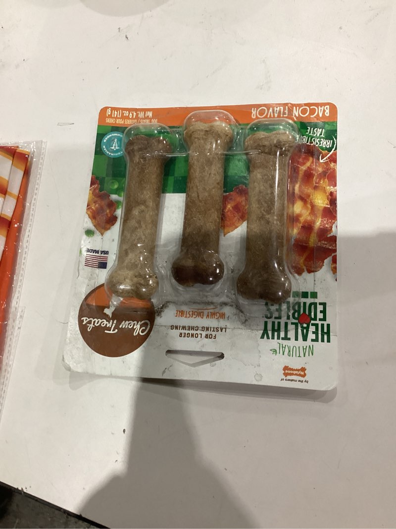 Condition photo showing New/Like New for Nylabone Healthy Edibles Natural Dog Chews Long Lasting Bacon Flavor Treats for Dogs, Small/Regular (3 Count) Bacon 4.9 Ounce (Pack of 1)