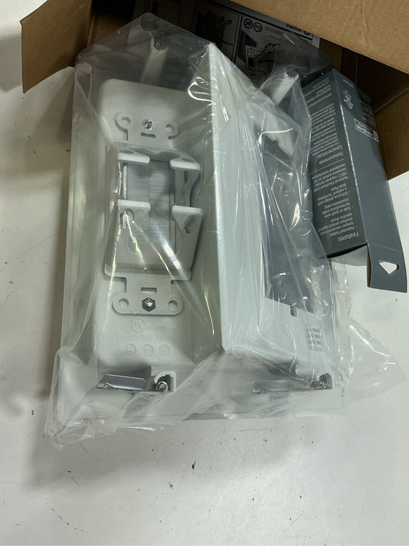 Condition photo showing Good Condition for sanus 3-3/4-in x 8.75-in plastic white flat screen tv kit