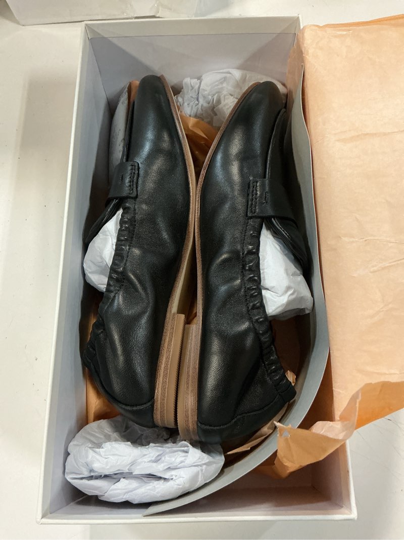 Condition photo showing New/Like New for quince italian leather soft loafer, black, 6