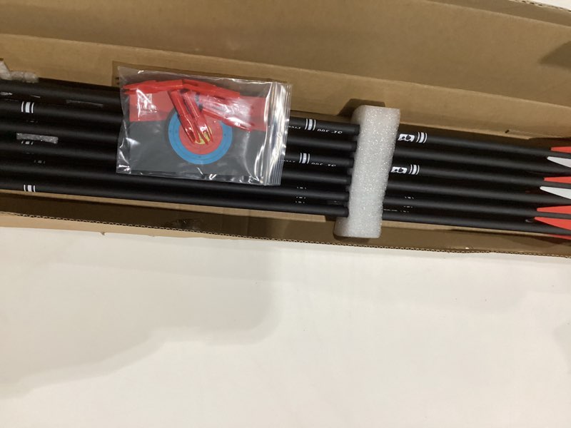 Condition photo showing New/Like New for 30inch carbon arrow practice hunting arrows with removable tips for compound & recurve bow(pack of 12) red white