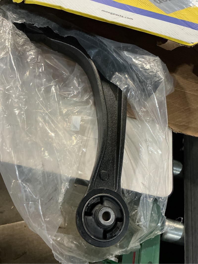 Condition photo showing Good Condition for MOOG RK622210 Suspension Control Arm and Ball Joint Assembly front right lower