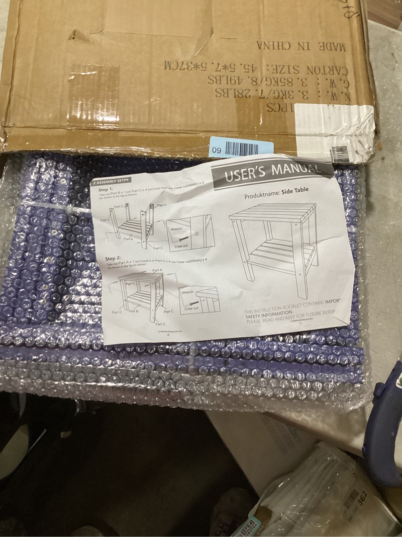 Condition photo showing Good Condition for small rectangular outdoor table navy